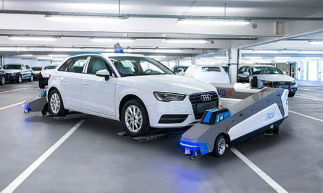 "Ray" robot de Audi para transporte interno de unidades