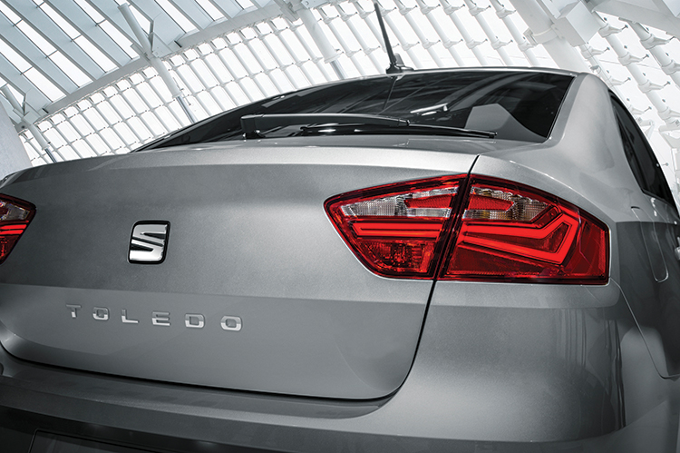 SEAT Toledo Advanced 2015 en México faros LED  traseros