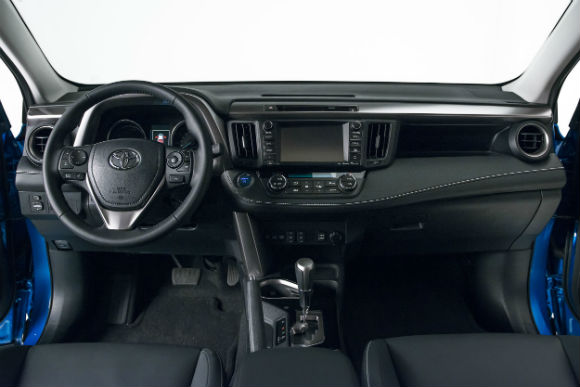Toyota RAV4 Hybrid presentación Nueva York tablero