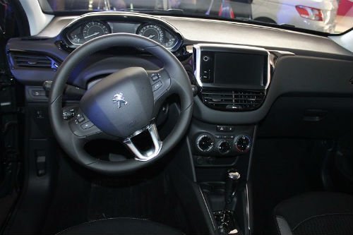 Peugeot 208 Swarovski interior