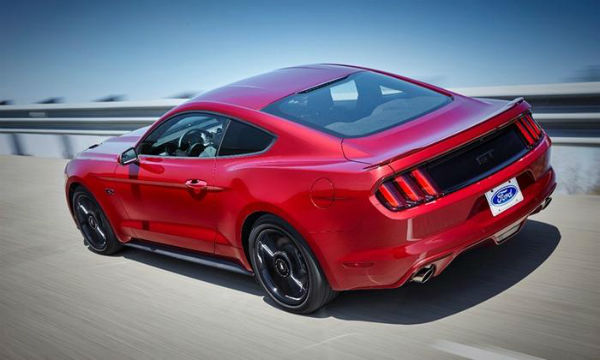 Mustang California Special 2016 color rojo