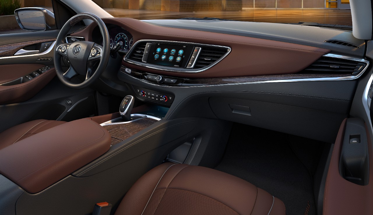 Buick Enclave Avenir 2018 interior pantalla touch con Android Auto y Apple CarPlay