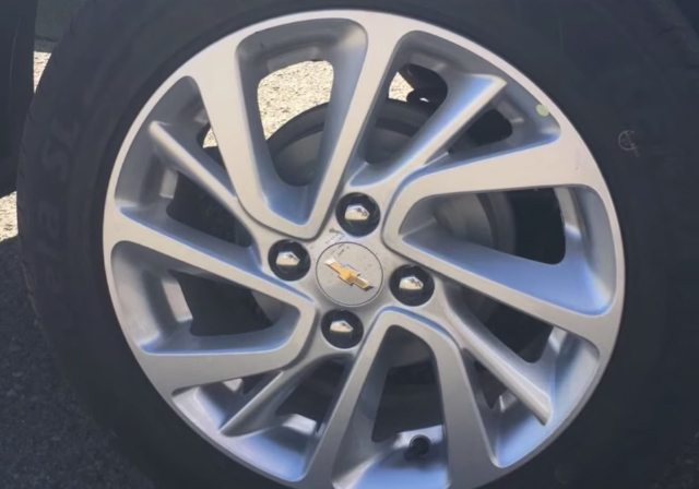 Este es el Chevrolet Aveo 2019 para México rines aluminio