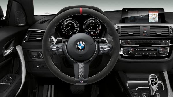 BMW M240iA Coupé M Performance Edition 2018 interior