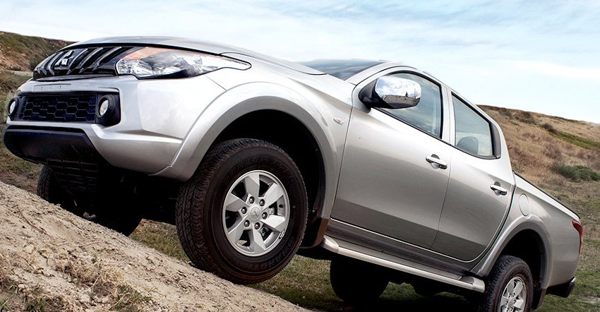 Mitsubishi L200 2018 en México - lateral rines de aluminio de 16"