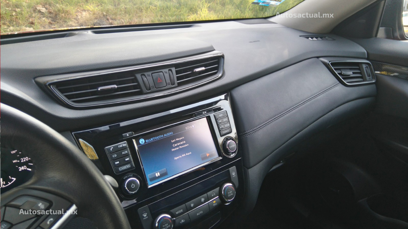 Nissan X-Trail 2018 en prueba y análisis - interior, pantalla touch con comandos por voz