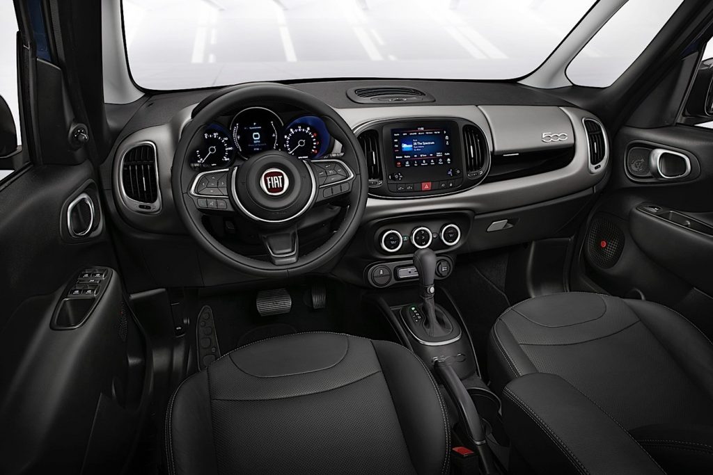 Fiat 500L 2018 interior