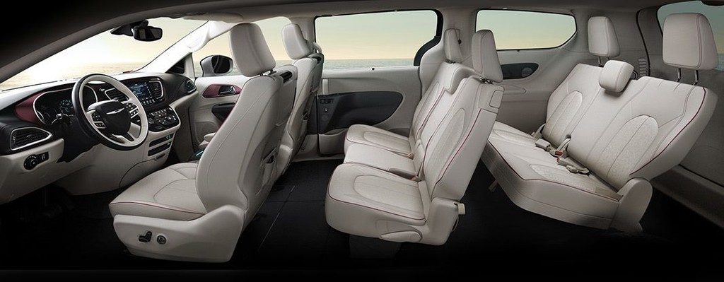 Chrysler Pacifica Limited interior