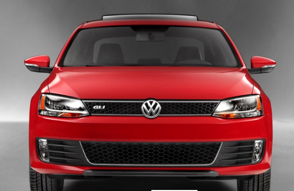 Volkswagen Jetta GLI 2012 rojo parrilla panal emblema GLI