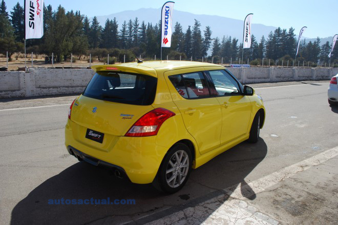 Suzuki Swift Sport 2013 México color amarillo