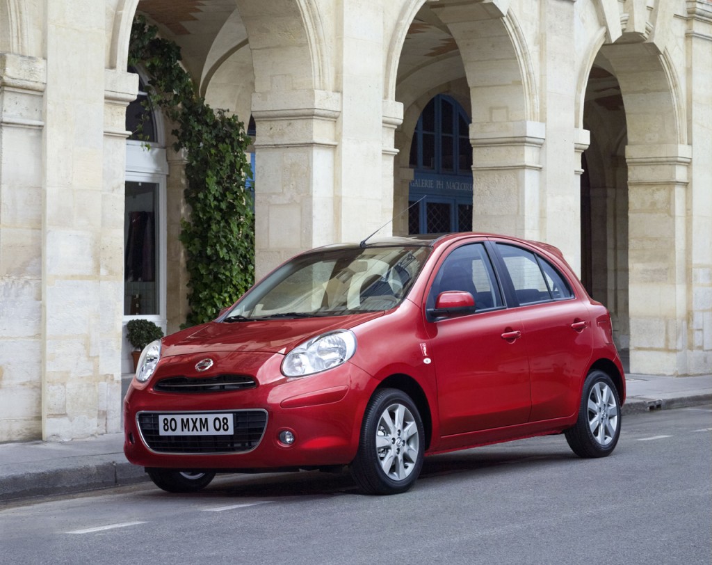 Nissan March / Micra en versión Elle Rojo Valencia Autos Actual México