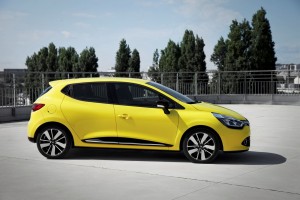Renault Clio IV 2013 nueva generación, color amarillo sport