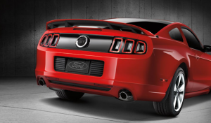 Ford Mustang 2013 en México color rojo faros