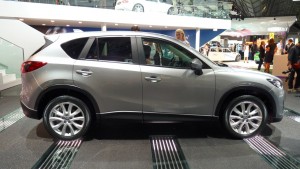 Nuevo Mazda CX-5 para México color plata en vivo