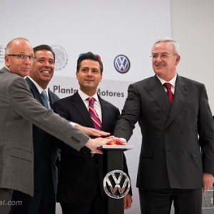 Volkswagen inaugura su nueva planta en Silao Guanajuato, Enrique Peña Nieto, el Gobernador de Guanajuato Miguel Márquez Márquez y el Dr. Martin Winterkorn