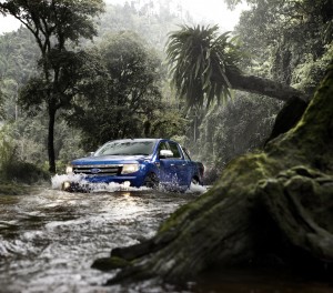 Ford Ranger 2013 para México Azul en río