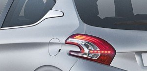 Peugeot 208 2015 en México faros traseros boomerang búmeran