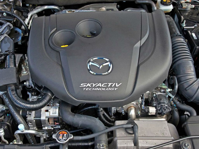 Mazda3 sedán 2014