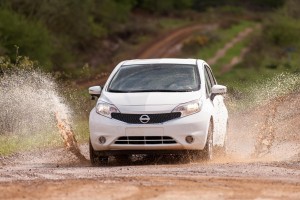 Nissan NOTE con pintura auto limpiable