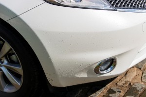 Nissan NOTE con pintura auto limpiable
