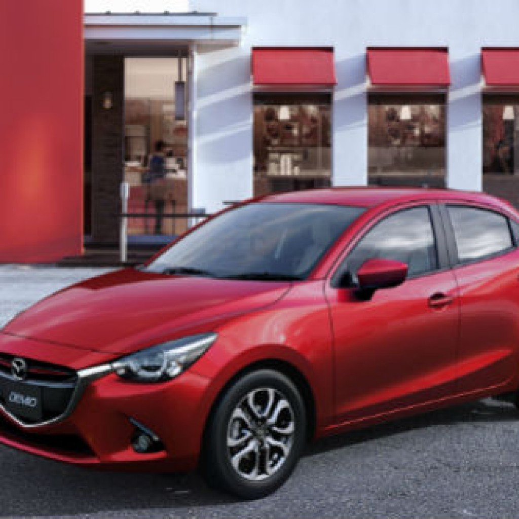 Nuevo Mazda 2 2016 color rojo