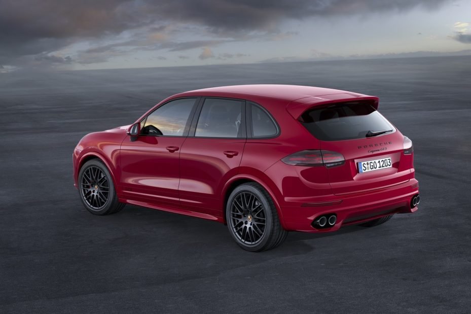 Автомобиль porsche cayenne