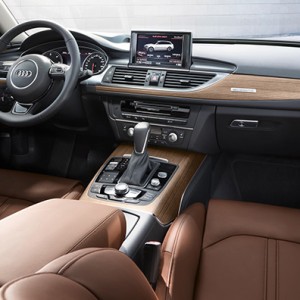 Audi A6 Sedán 2016 Interior con asientos de piel y pantalla touch