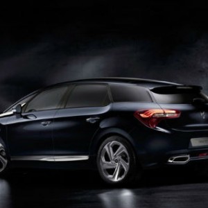 DS 5 imagenes previo Ginebra, trasero
