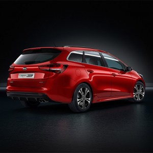 Kia cee’d GT Line posterior color rojo detalle