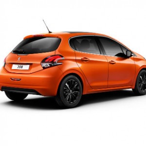 Peugeot 208 2015 trasero