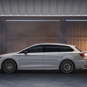 Seat León ST CUPRA para Europa vista lateral