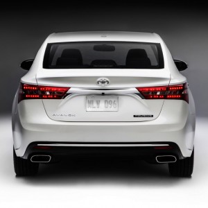 Toyota Avalon 2016 parte trasera