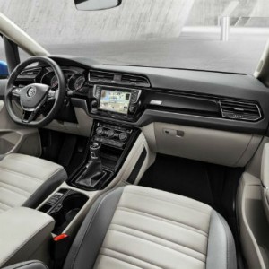 Volkswagen Touran 2016 interior