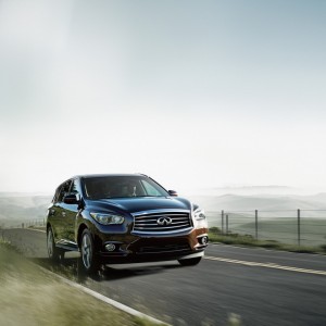 Infiniti QX60 Hybrid 2015 en carretera