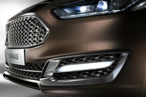 Ford Mondeo Vignale parrilla