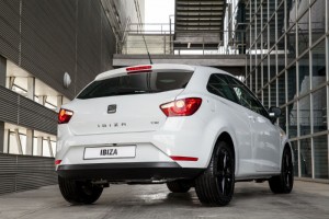 SEAT Ibiza Black en México vista-trasera-01