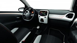 Peugeot 108 Roland Garros interior