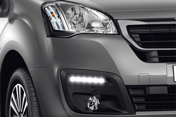 Peugeot Partner Tepee 2016 faros