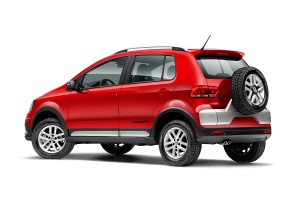 Nuevo Volkswagen CrossFox 2016 en México perfil posterior color rojo