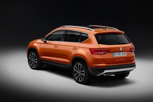 SEAT Ateca posterior perfil color naranja