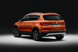 SEAT Ateca de atrás color naranja