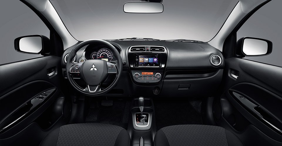 Mitsubishi Mirage 2017 en México interior pantalla touch