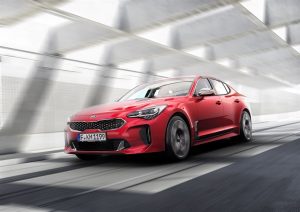 Kia Stinger 2018 de frente bajo