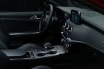 Kia Stinger 2018 interior pantalla consola central