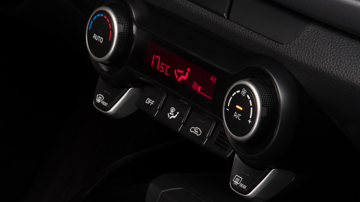 Kia Rio Hatchback 2018 aire acondicionado automático