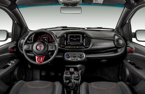 Nuevo Fiat Uno 2017 en México interior volante y sistema de audio Bluetooth