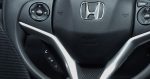 Honda Fit 2017 en México volante con controles de audio