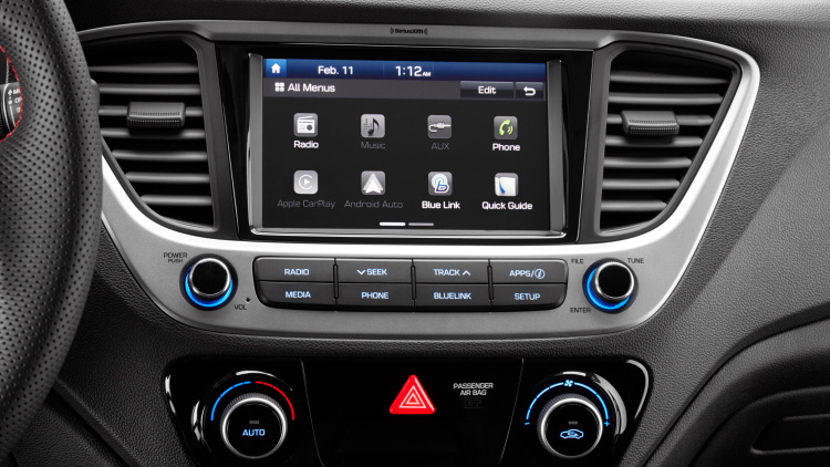 Hyundai Accent 2018 pantalla touch Android Auto, Apple CarPlay