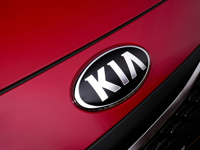 Kia Niro 2017 en México emblema KIA