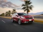 Kia Niro 2017 en México color rojo en carretera